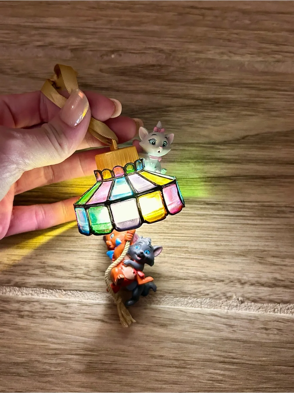 Collectible Disney’s Aristocats Colorful Stained-Glass Lamp Ornament